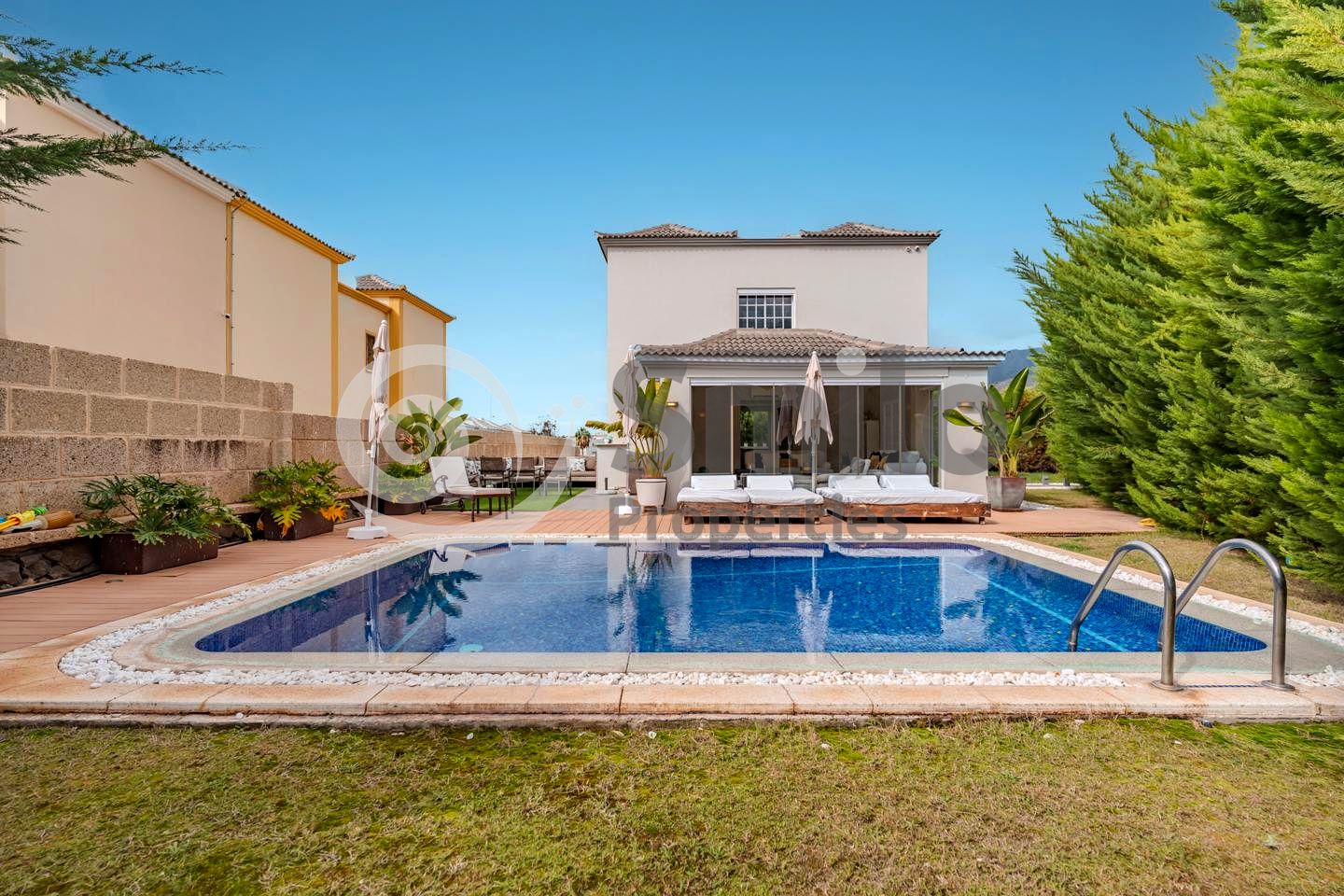 Casa / chalet en Calle Berna, Costa Adeje, Santa Cruz de Tenerife de 240 m2