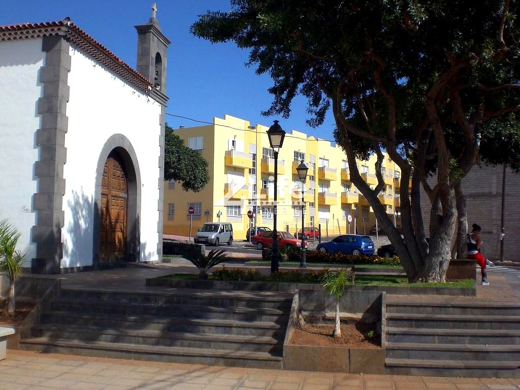 Flat in Calle Ángel Guimerá, El Monte O Guargacho, Santa Cruz de Tenerife of 80 m2