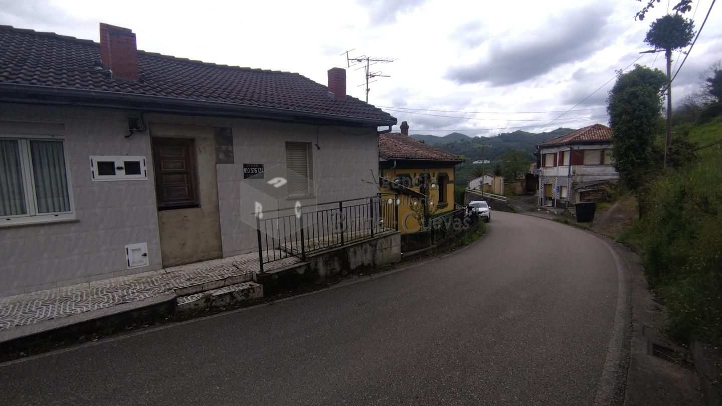 Casa / chalet en Calle les Pieces, Langreo, Asturias de 160 m2