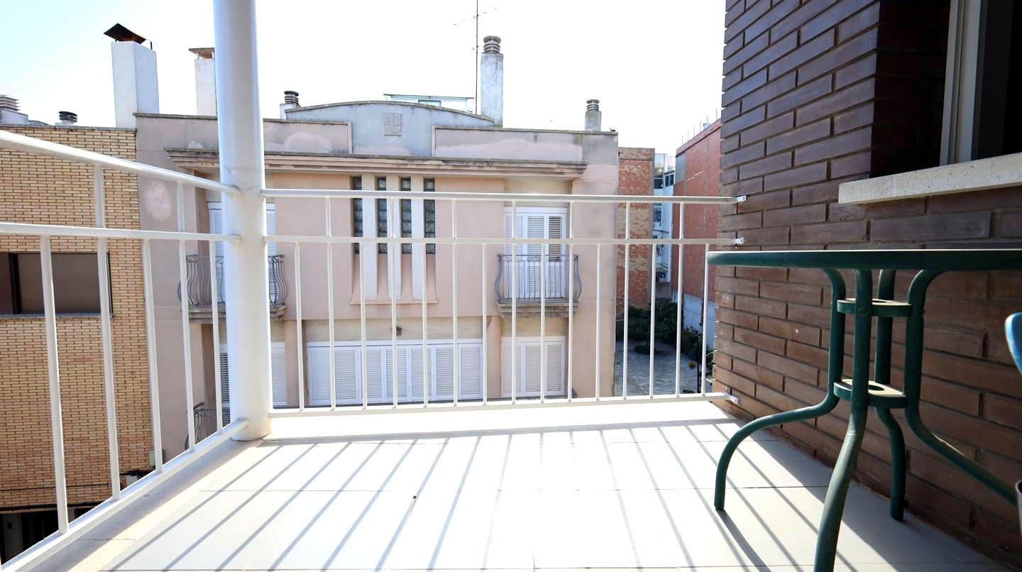 Villa · Gava · 5 hab.