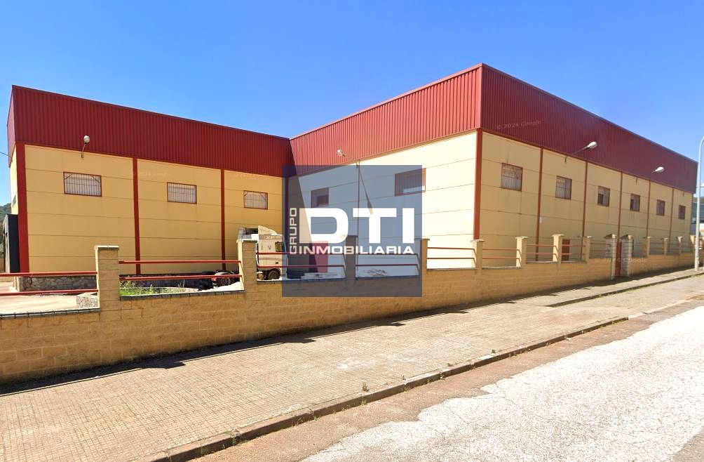 Nave industrial en Calle Arroyomolinos de León, Cala, Huelva de 2015 m2