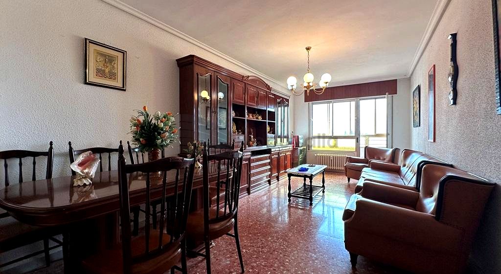 Piso en Calle Valencia, Zaragoza, Zaragoza de 83 m2