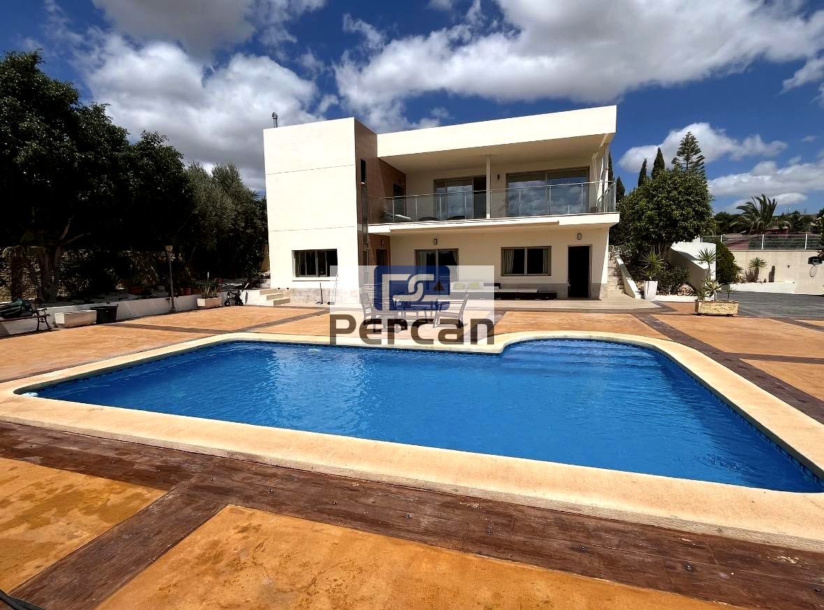 Casa / chalet en Bonavista, Alicante de 284 m2
