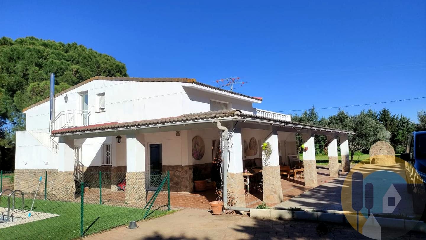 Casa / chalet en Camino Viejo del Casar, Fuente el Saz de Jarama, Madrid de 325 m2