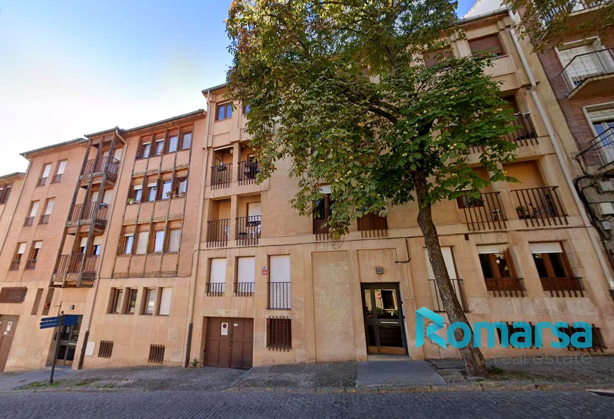 Piso en Calle Doctor Velasco, Segovia, Segovia de 90 m2