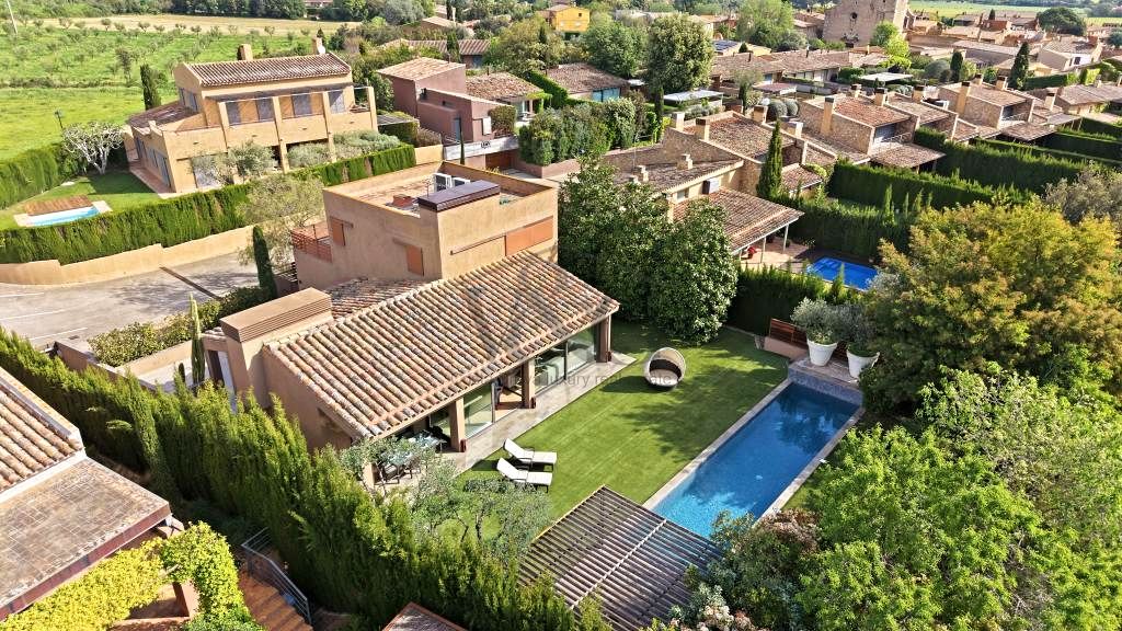 Casa / chalet en Carrer Garbí, Torrent, Girona de 553 m2