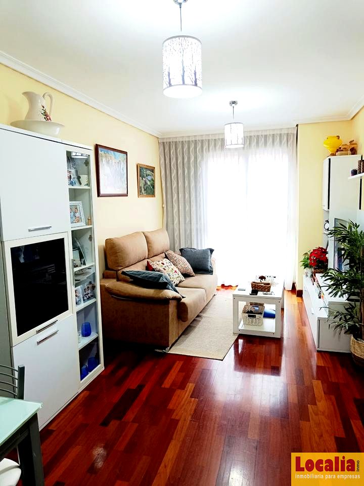 Piso en Los Corrales de Buelna, Cantabria de 52 m2