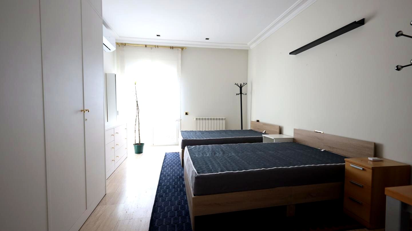Piso · Barcelona · 5 hab.