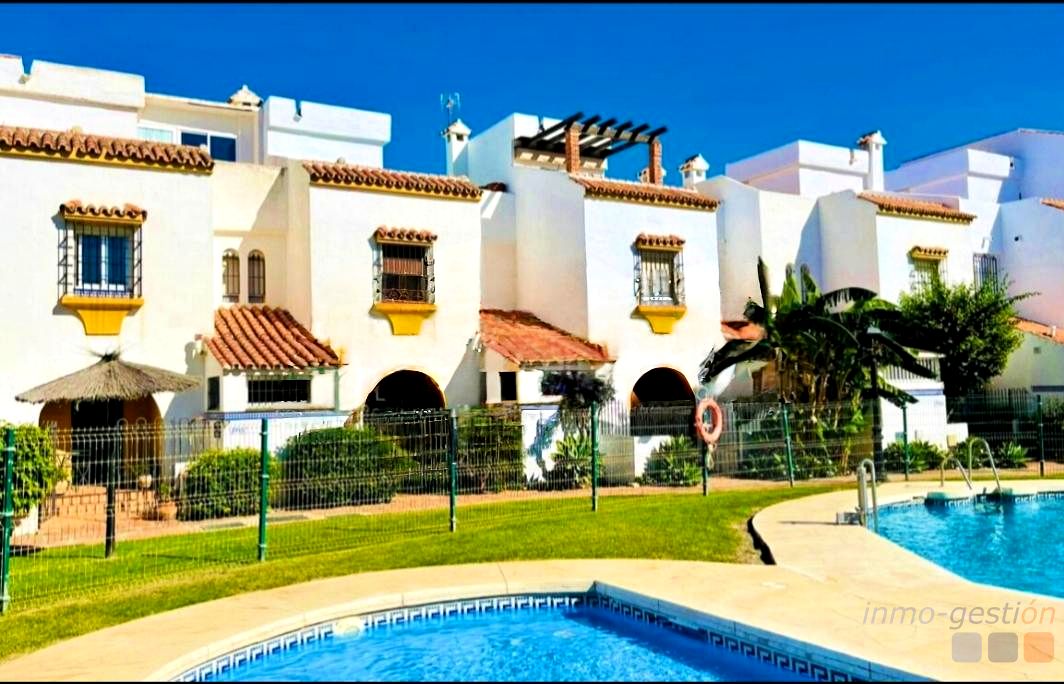 Casa / chalet en Urbanización marina de Casares, Marina de Casares, Málaga de 300 m2